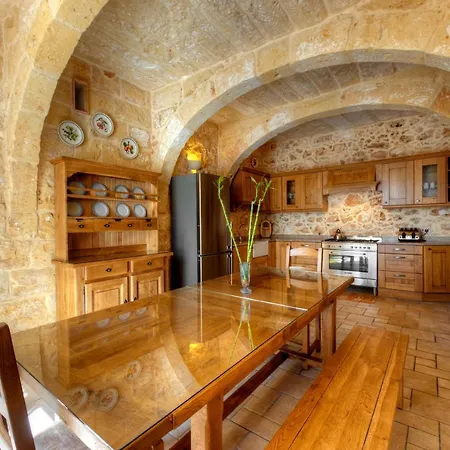 Ta' Vitor * Għajnsielem